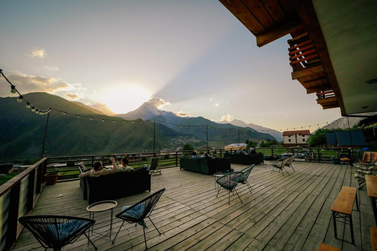Alpenhaus Kazbegi Hotel & Restaurant Exteriör bild