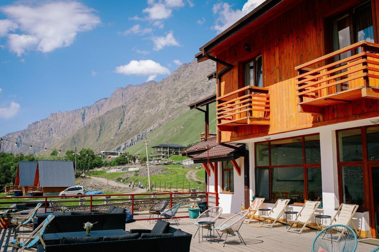 Alpenhaus Kazbegi Hotel & Restaurant Exteriör bild