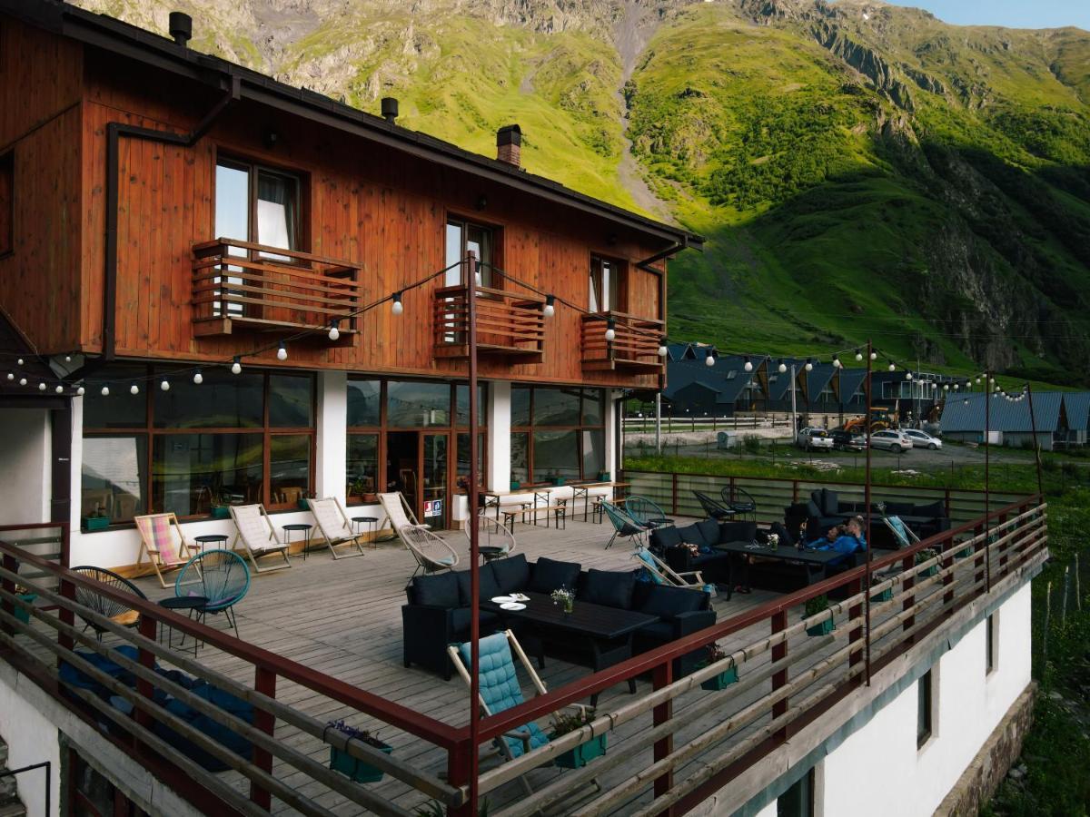 Alpenhaus Kazbegi Hotel & Restaurant Exteriör bild