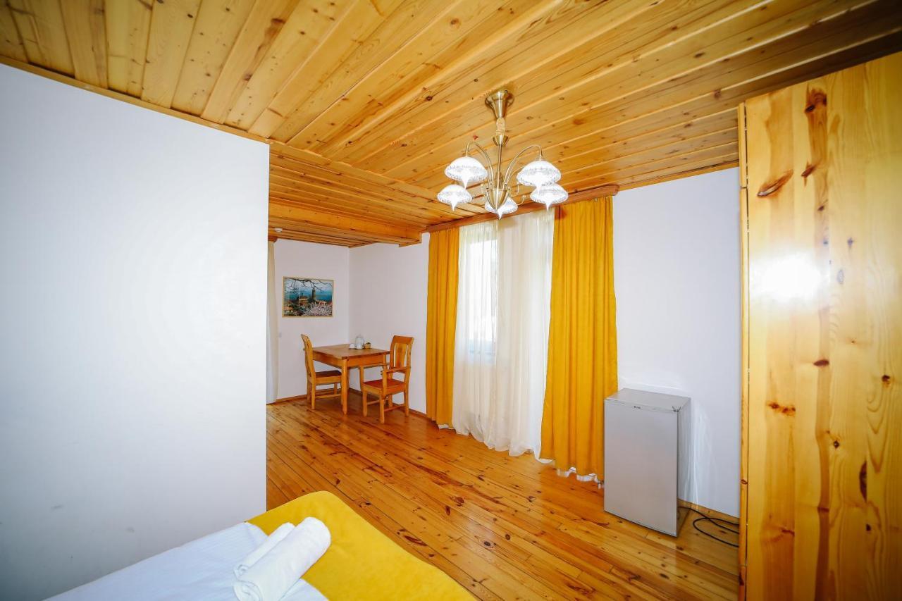 Alpenhaus Kazbegi Hotel & Restaurant Exteriör bild