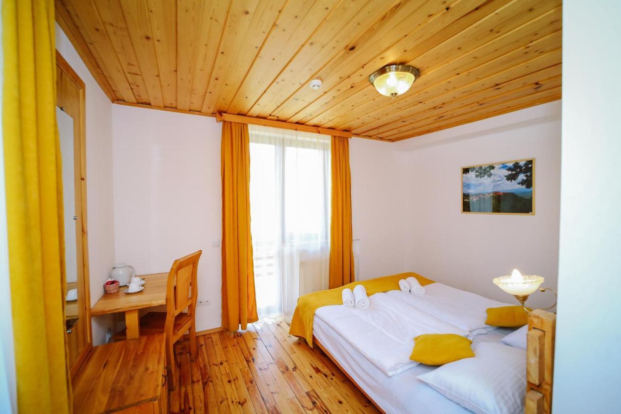 Alpenhaus Kazbegi Hotel & Restaurant Exteriör bild