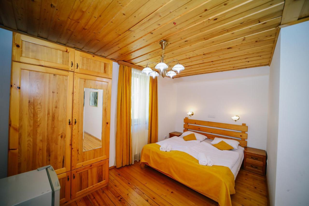 Alpenhaus Kazbegi Hotel & Restaurant Exteriör bild