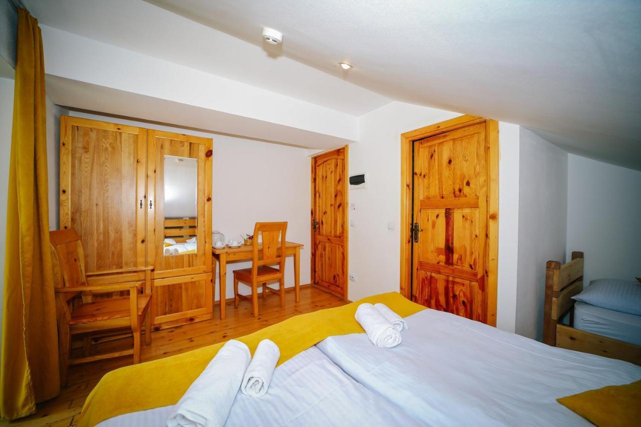 Alpenhaus Kazbegi Hotel & Restaurant Exteriör bild