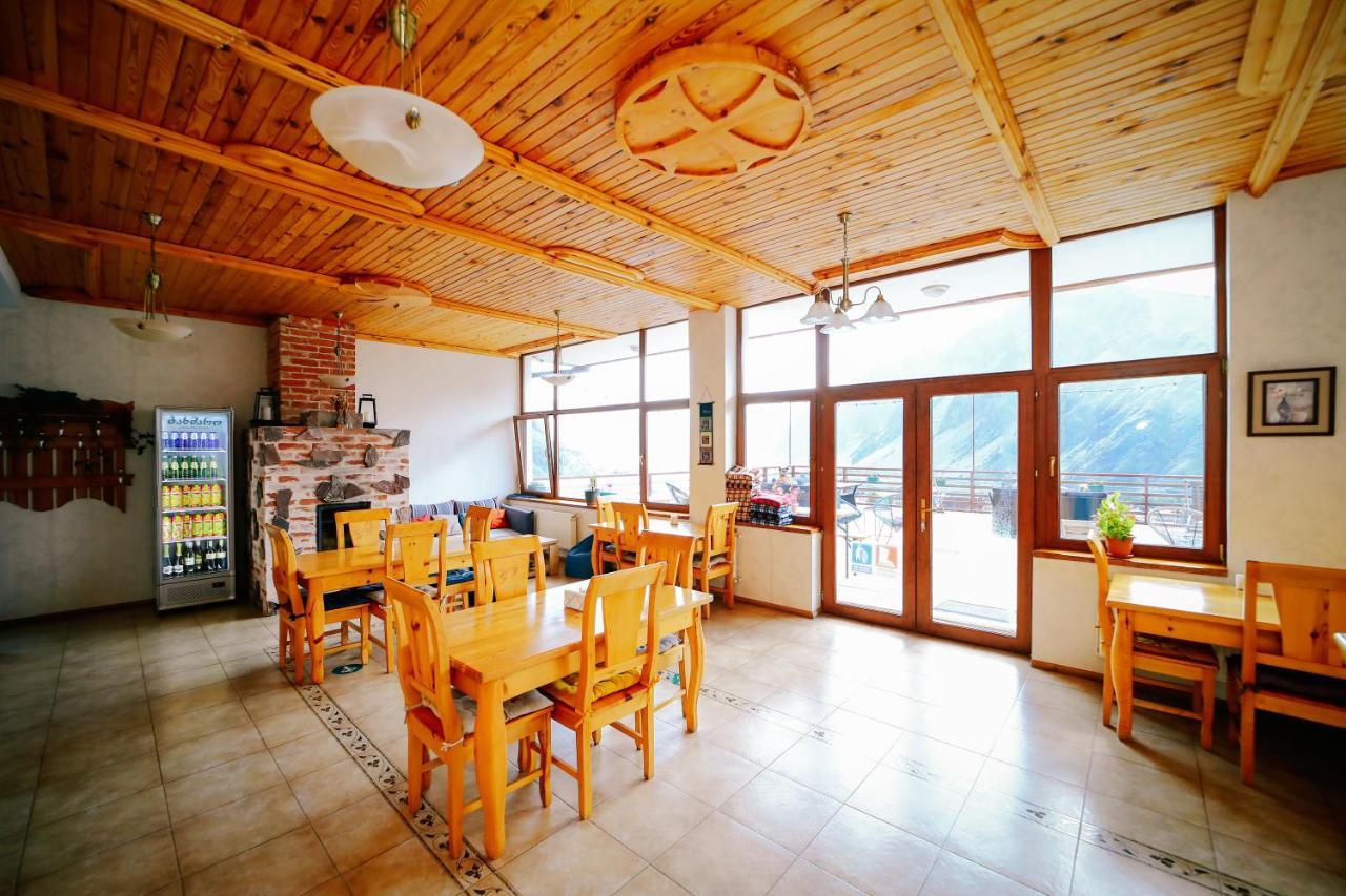 Alpenhaus Kazbegi Hotel & Restaurant Exteriör bild