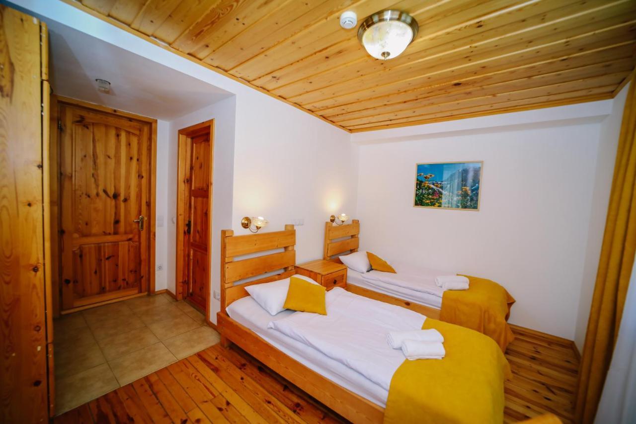 Alpenhaus Kazbegi Hotel & Restaurant Exteriör bild